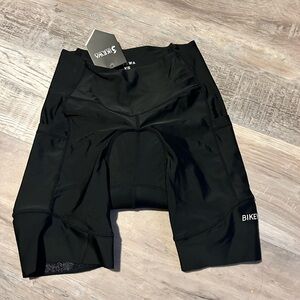 BIKEWA NWT WOMANS XS CYCLING SHORTS WITH PADDING